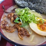 四日市ヒモノ食堂 - 旨い。鶏白湯ラーメン。牛すじ入り