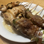 Ganso Yakitori Kushi Hacchin - ねぎま、手羽先串、ピーマンチーズ豚巻