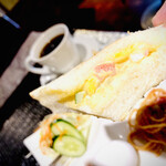 ニューマコ - パンの中には卵サラダ