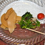 スター苑 - 小皿付き　美味しいです