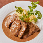 レストラン大宮 - スペシャリテ　『鶏の蒸し焼き粒マスタードソース』