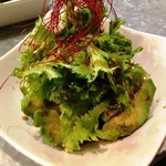 横濱モダン焼き 重 - 「アボカドと千葉県産わさび菜の和え物」