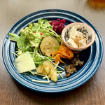 バルバルキッチンアメリ - ランチサラダ
      この店は野菜が本当に美味しい！
