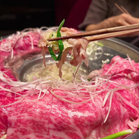 おだし 恵比寿店 - A5黒毛和牛赤身と霜降りの相盛り肉炊き鍋