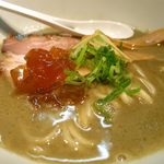 Ag - 煮干豚骨のドアップ