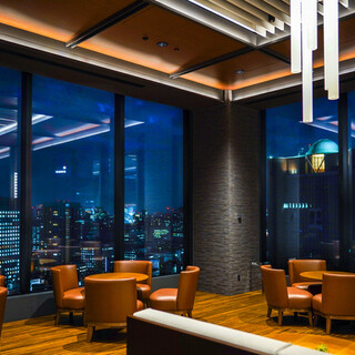 19階から美しい夜景を一望◆150席の開放的なモダン空間