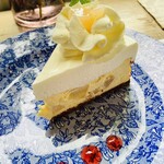 こまものや - ヨーグルトムースと桃のチーズケーキ¥580税込