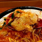 俺の中華たなか家 - 灼熱地獄(笑)なスープからサルベージするとチャーシューは既にホロホロ♬柔らかぁ〜♥️に(^_-)-☆