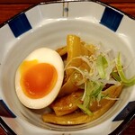 俺の中華たなか家 - 嬉しい「サービスおつまみ」をアップでパチリ♯