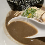 酒肴場 屯 - ガツンと強めの塩味とそれに負けない煮干しの旨み