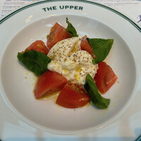 THE UPPER - ブッラータチーズのカプレーゼ（本日の前菜）