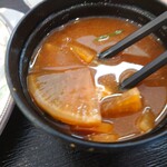 Tonkatsu Katsuya - ○お味噌汁
                      煮込まれている感じだけど
                      これは大根、人参、揚げの味わいがよ〜く出てて
                      もう一杯飲みたいと思えるほど
                      美味しい味わいだった。
