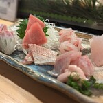 天史朗鮨 - お刺身盛り合わせ（マグロ以外、全て小田原の地魚です）