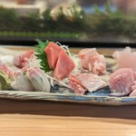 天史朗鮨 - お刺身盛り合わせ（マグロ以外、全て小田原の地魚です）