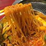 オモニー - 麺は日本麺をチョイス　コシのある太ストレート麺