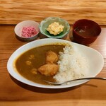 鶏小屋 吾輩は鶏である.。 - チキンカレー定食
