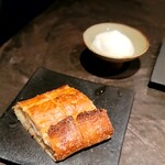 SECRETO - トリュフバターとパン