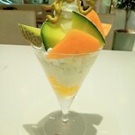 タカノフルーツパーラー - マスクメロンと赤肉メロンパフェ