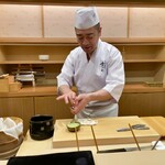 日本橋蛎殻町 すぎた - 流れるような所作