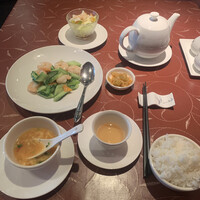 莉苑 - 『サービスランチB きゅうりとエビの炒め【黄瓜虾仁】（2200円）』