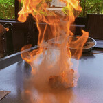 鉄板焼ステーキ 一ッ葉ミヤチク - またまたファイヤー