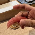 豊鮨 - マグロ　大トロ　リフトアップ！