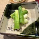 豊鮨 - 極太アスパラ。