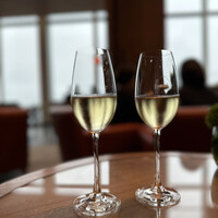 ザ タヴァン グリル＆ラウンジ - 