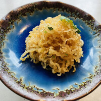 CINA New Modern Chinese - クラゲとパクチーの和え物