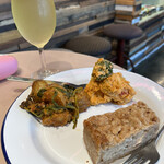 THE NUTS EXCHANGE - アップルクランブルケーキとヴィーガンデリ２種