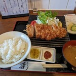 Tonkatsu Nakayama - 上ロース定食（味変の柚子胡椒＆梅肉も良かった）