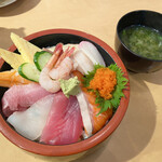 廻鮮寿司 塩釜港 - 海鮮丼