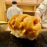 日本橋蛎殻町 すぎた - 2023.5.  馬糞海胆