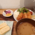 みやじま食堂 - あげ色が眩しいカキフライ!