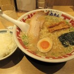 Tonchin - 東京豚骨ラーメン大盛＆サービスライス