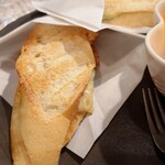 ふくことカフェ - バケットにハム・チーズ・キュウリで、サクッと美味しい(≧∀≦)