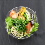 ハチトバーブ - 料理写真:鶏ハムと夏野菜サラダ