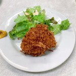 ゆたか食堂 - カマンベール入りコロッケ