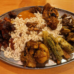 カトマンズキッチン - チョイラ、ブタン、スクティ、アルサデコ、アチャール、チャトニ、大豆、ブジャ