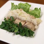 関琳 - 蒸し鶏のネギソース　1,200円　ネギが細かく均一。鶏もしっとりかつ濃密。
