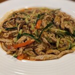 関琳 - 豚肉とキュウリ辛味炒め　1,500円　キュウリからの水気もなく辛味餡で纏めてます。辛さはピリ辛レベル。もう少し辛くてもいいかも。