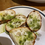 居酒屋 キッチン きぬ - ガーリックトースト