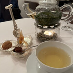 ラ・トゥーエル - 12.ハーブティー、お茶菓子