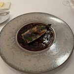 ラ・トゥーエル - ❻鮎のミルフィーユ、赤ワインのシヴェのソース。