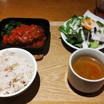 東京オーブン - 自家製手捏ねハンバーグ(1000円)