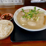 Menya Tomimoto - 泥濃鶏白湯　煮玉子トッピング　白ご飯