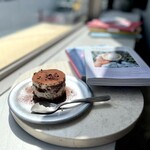 MINIMAL MAAT COFFEE - 窓際　人気１位ティラミス