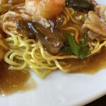 レストランこぶし - あんかけ焼きそばの麺をアップで