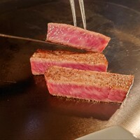 八王子うかい亭 - 断面が美しい！！甘みある上品な脂がのっています。