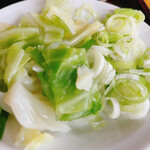 くに一 - 薬味はキャベツとネギ